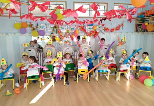 Os meniños e meniñas do PAI de Lousame celebran unha Festa de Disfraces